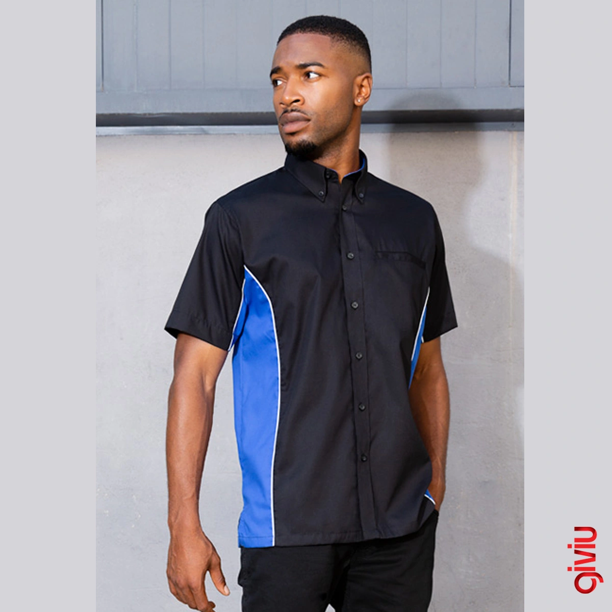 Zweifarbiges Cup-Shirt