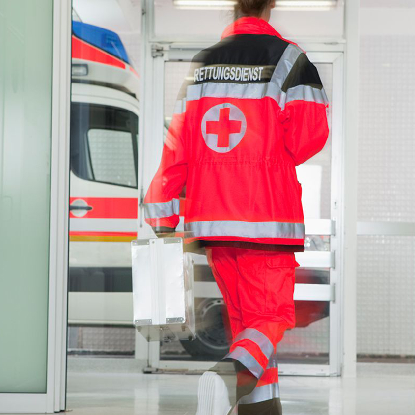 Ambulans iş elbiseleri